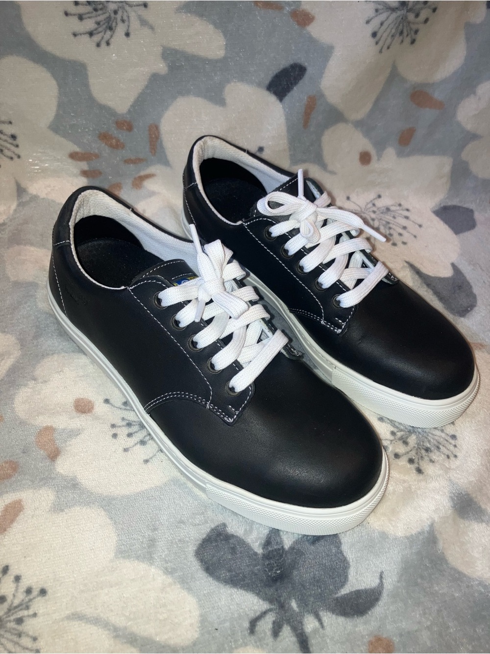 Mellow Walk Steel-Toe Leather Safety Sneakers Like New